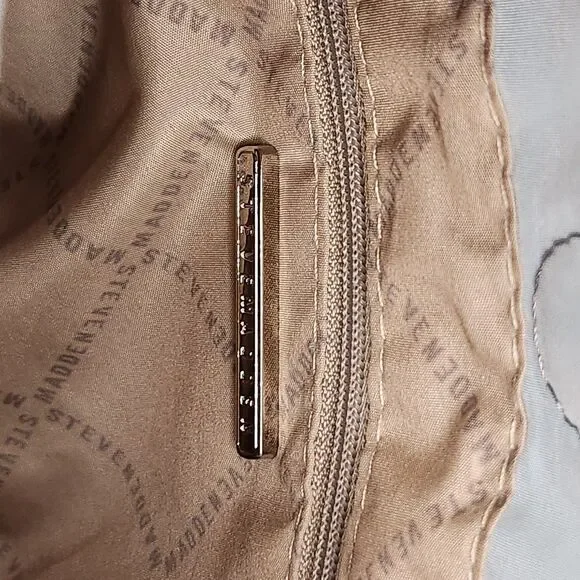 STEVE MADDEN Light Blue Tan Inside Quilted Crossbody Purse Adjustable Strap - Picture 7 of 10